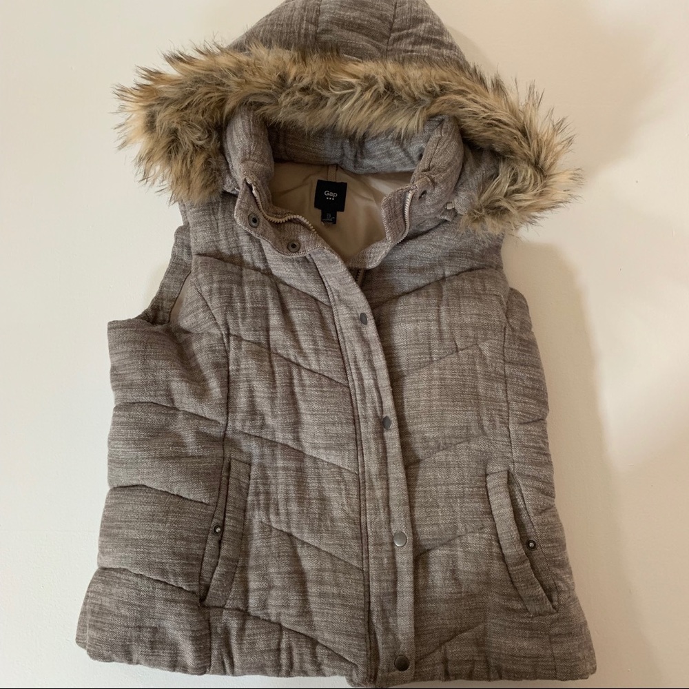 Gap faux fur hooded vest